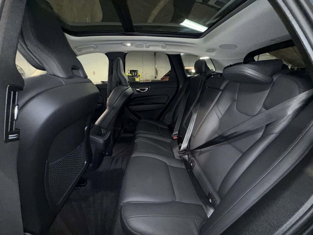 Used 2023 Volvo XC60 B5 Plus AWD/4WD image 19