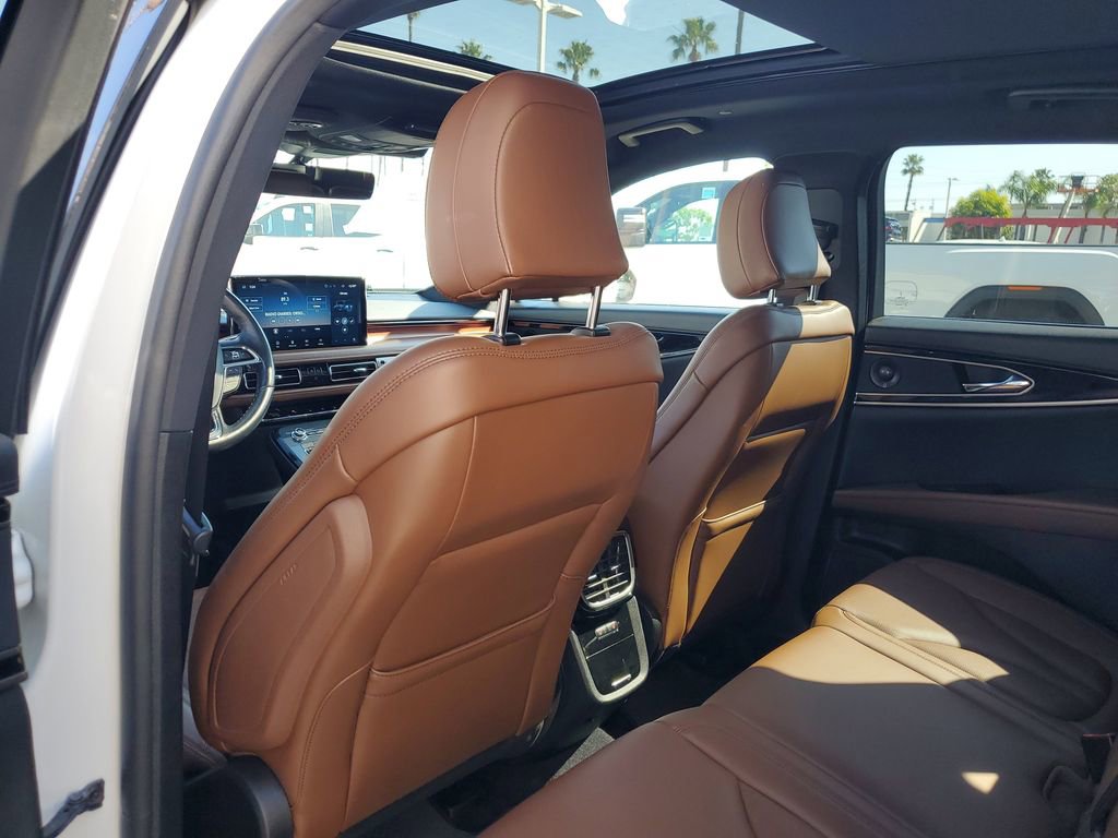 Used 2023 Lincoln Nautilus Reserve w/ Equipment Group 201A image 13