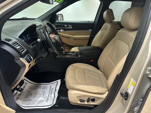Used 2017 Ford Explorer Limited AWD/4WD image 6