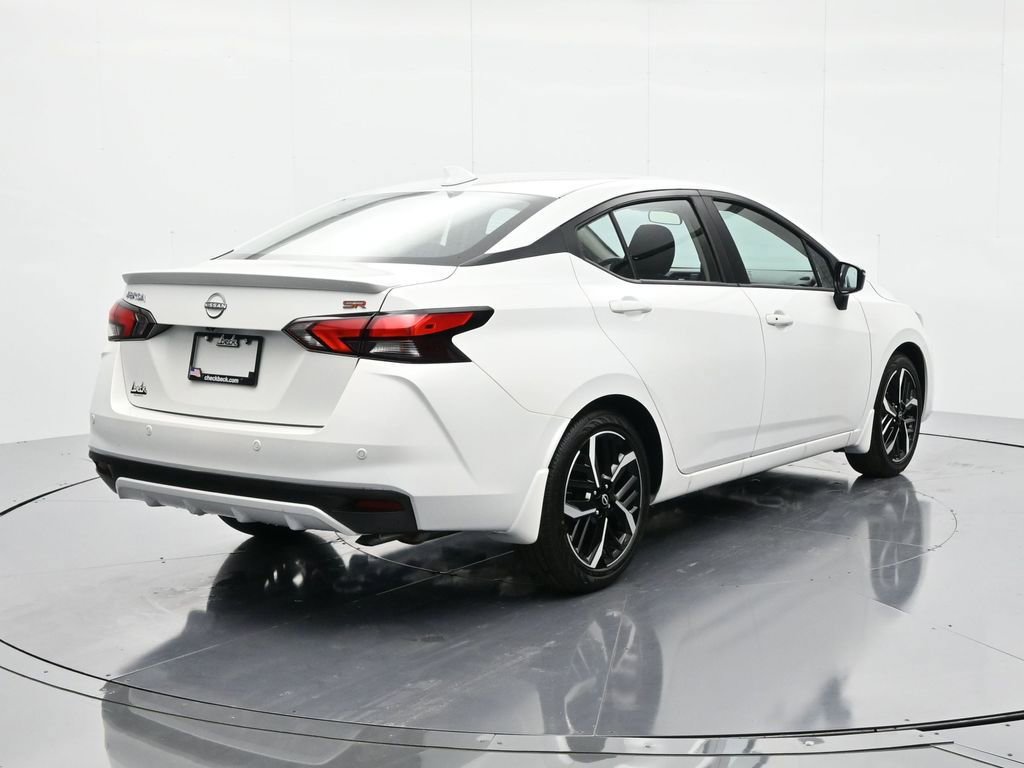 New 2025 Nissan Versa SR w/ Trunk Package FWD image 5