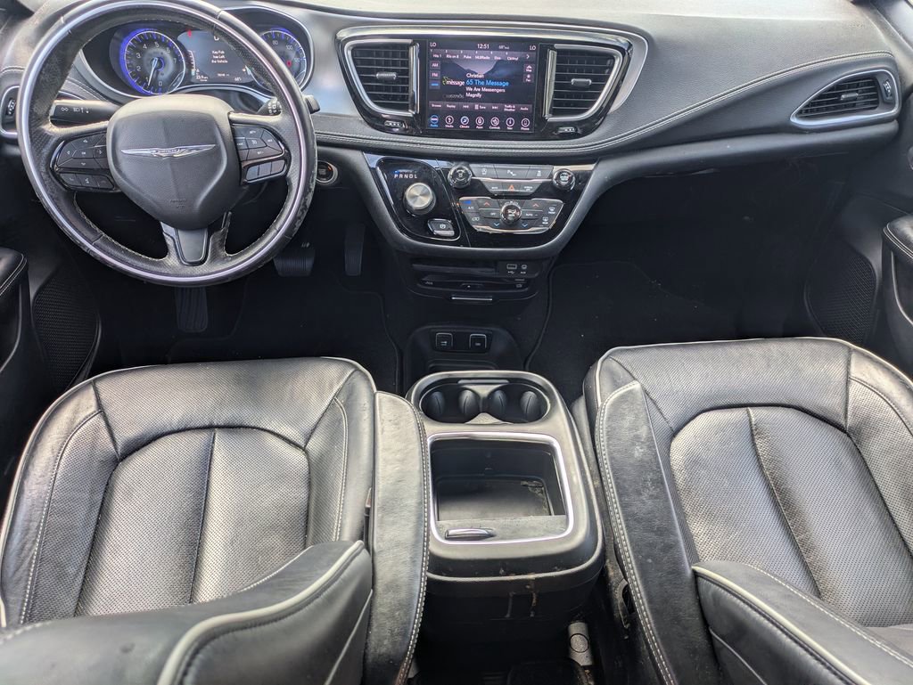 Used 2019 Chrysler Pacifica Limited w/ S Appearance Package image 3