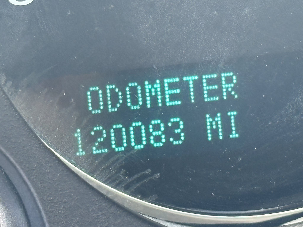 Used 2010 Chevrolet Tahoe LTZ RWD image 14