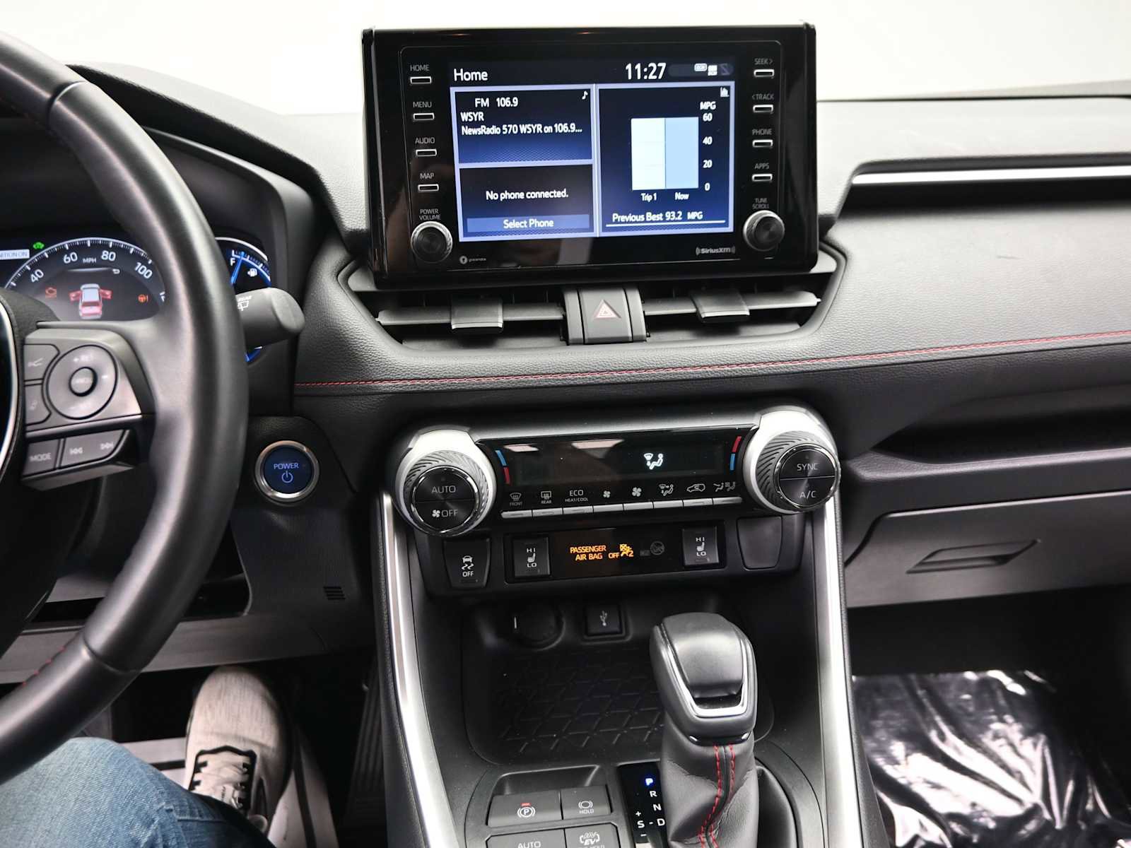 Used 2021 Toyota RAV4 SE w/ Weather & Moonroof Package image 12