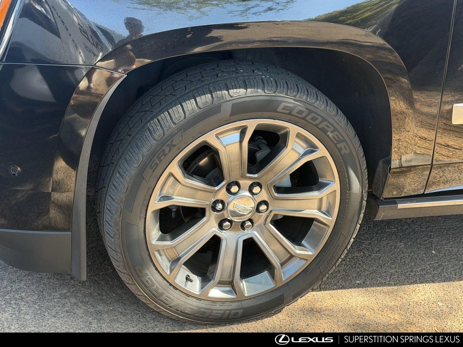 Used 2018 Cadillac Escalade Platinum AWD/4WD image 6