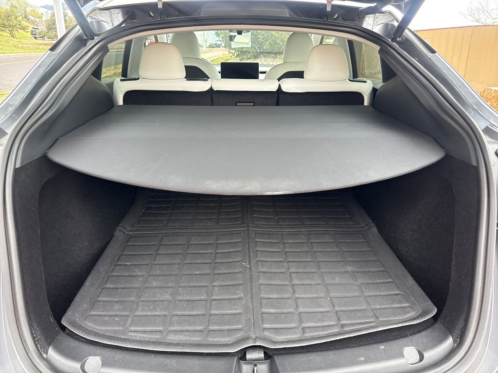 Used 2025 Tesla Model Y Performance image 7