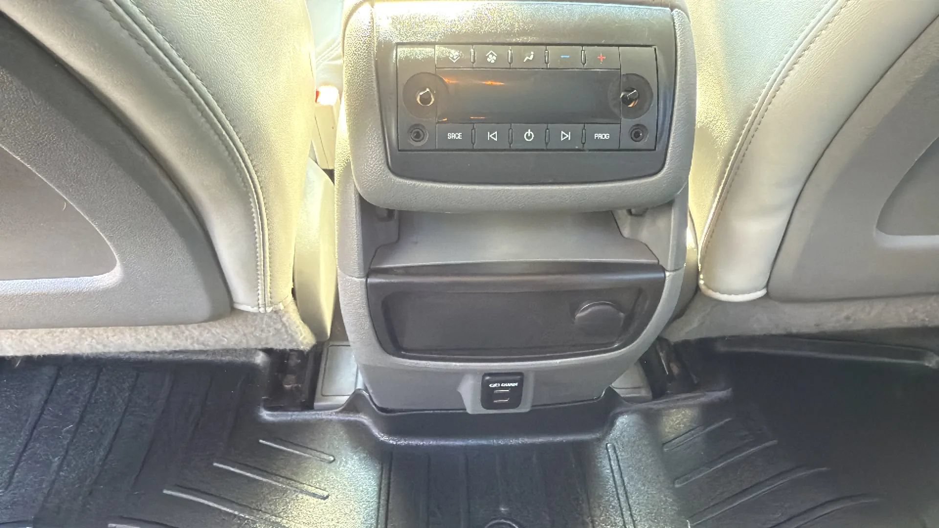 Used 2016 Chevrolet Traverse LTZ AWD/4WD image 29