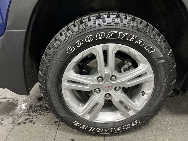 Certified 2022 GMC Terrain SLE w/ Driver Convenience Package image 33