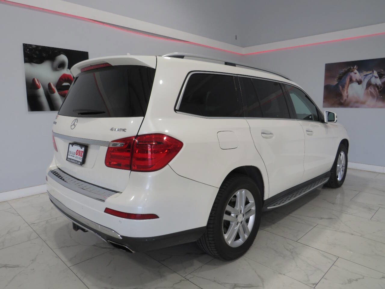 Used 2016 Mercedes-Benz GL 450 4MATIC w/ Premium I Package image 3