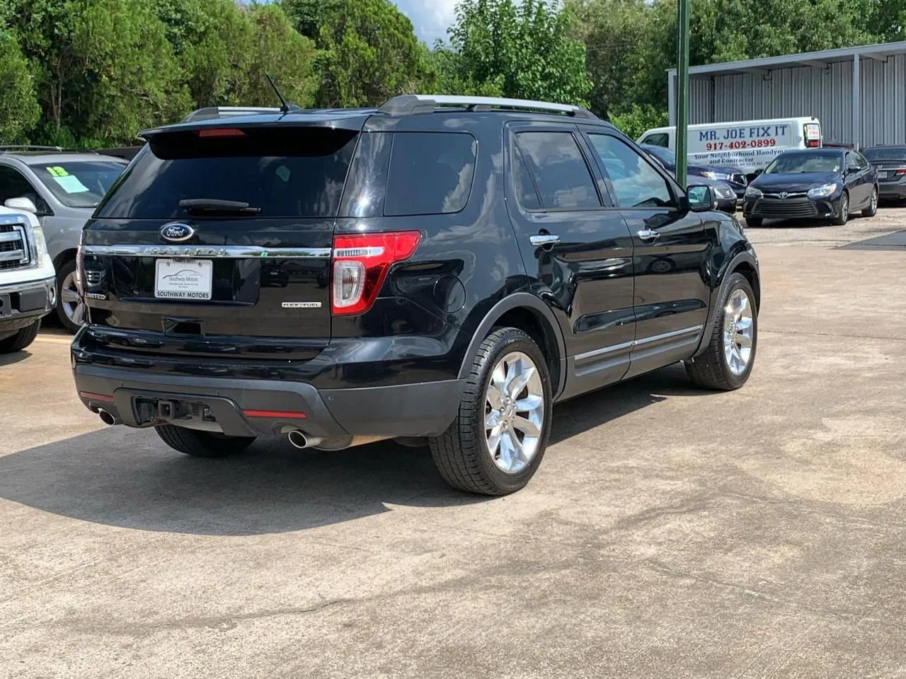 Used 2015 Ford Explorer Limited w/ Equipment Group 302A FWD image 6