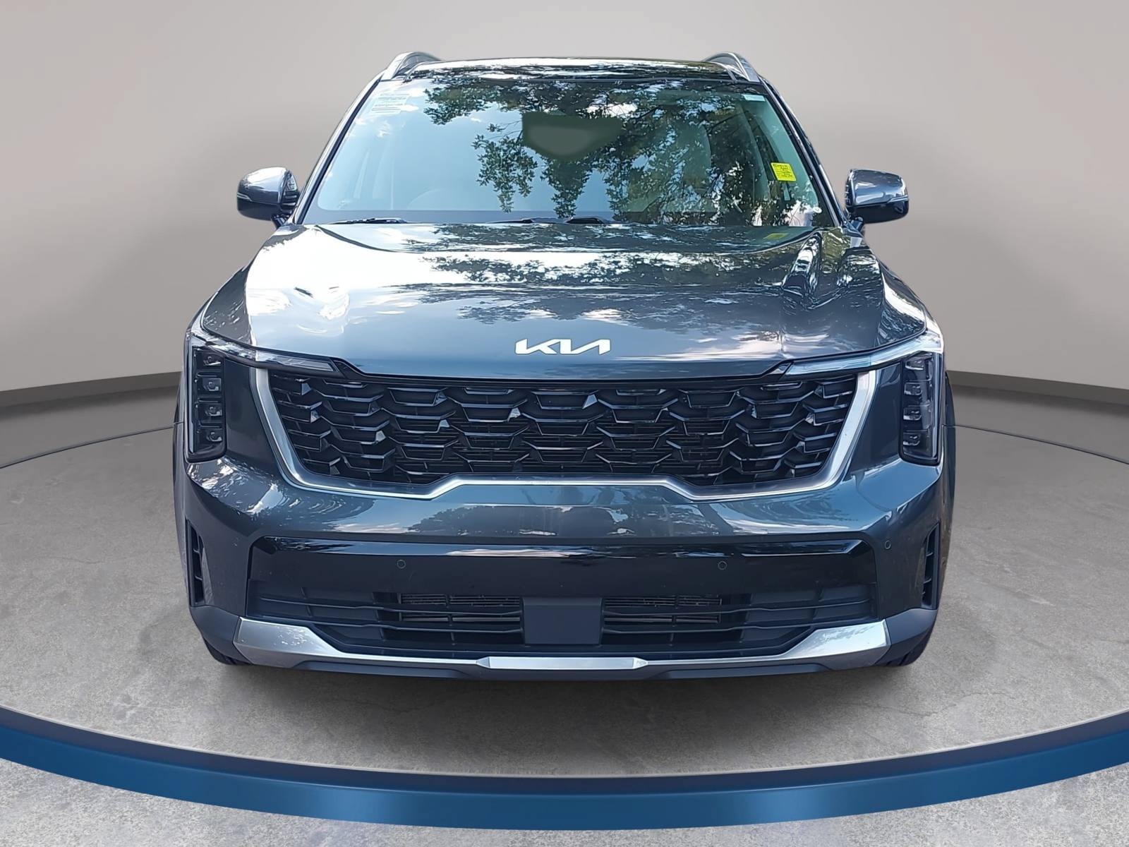 Used 2024 Kia Sorento S w/ Panoramic Sunroof Package FWD image 2