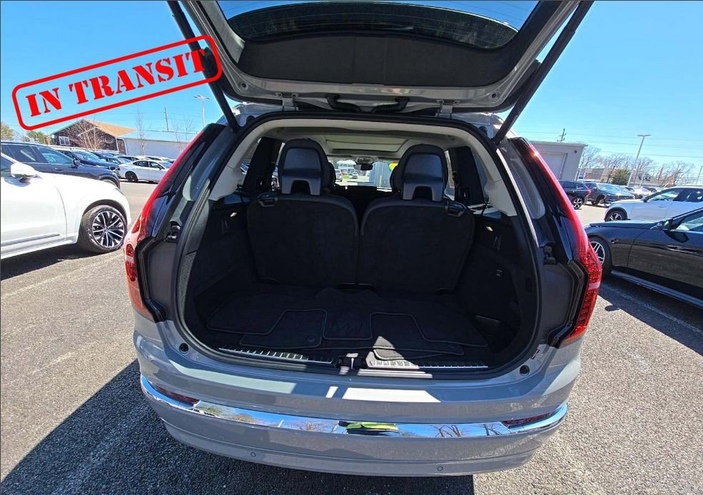 Used 2025 Volvo XC90 B6 Plus image 13
