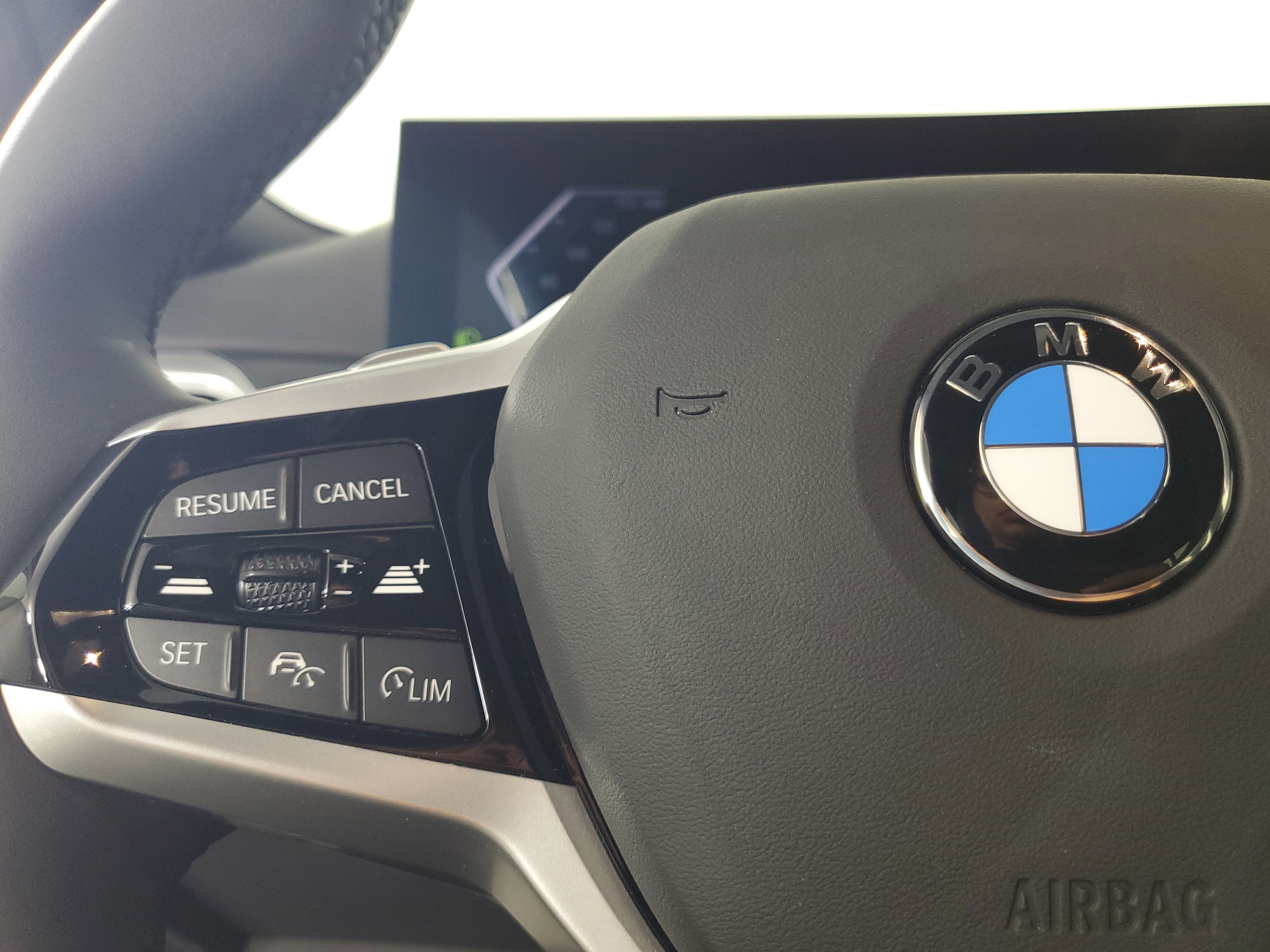 Used 2025 BMW 330i xDrive Sedan w/ Premium Package AWD/4WD image 13