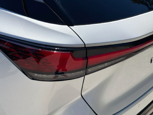 Used 2025 Lexus RX 350h w/ Accessory Package AWD/4WD image 10