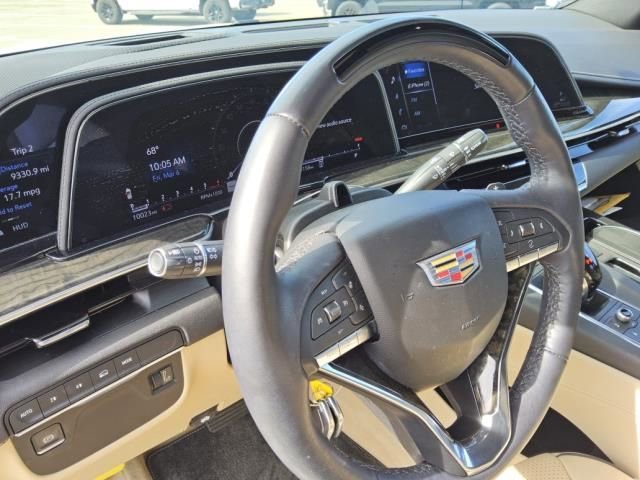 Used 2024 Cadillac Escalade Premium Luxury AWD/4WD image 3