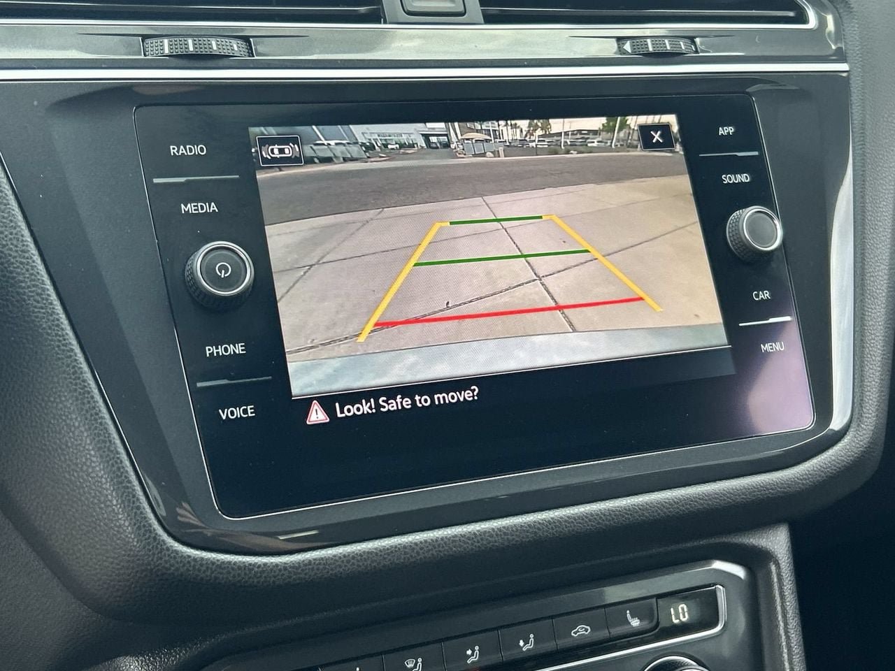 Certified 2021 Volkswagen Tiguan SE R-Line FWD image 24