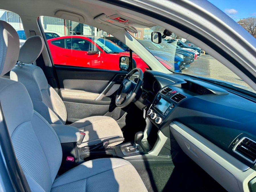 Used 2017 Subaru Forester 2.5i w/ Alloy Wheel Package image 13