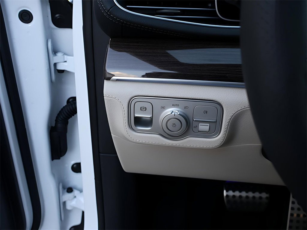 New 2026 Mercedes-Benz GLS 580 4MATIC image 39