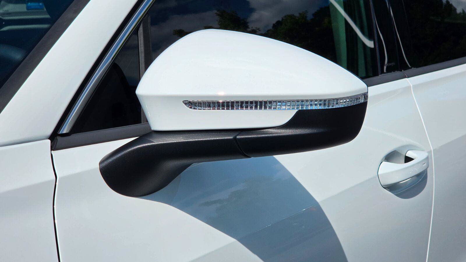 Certified 2026 Volkswagen Tiguan SE AWD/4WD image 11