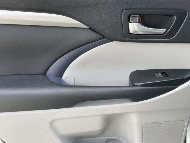 Used 2015 Toyota Highlander XLE image 21