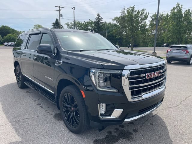 Used 2023 GMC Yukon XL SLT w/ SLT Luxury Package AWD/4WD image 13