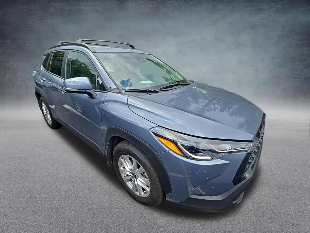 Used 2022 Toyota Corolla Cross LE AWD/4WD image 10