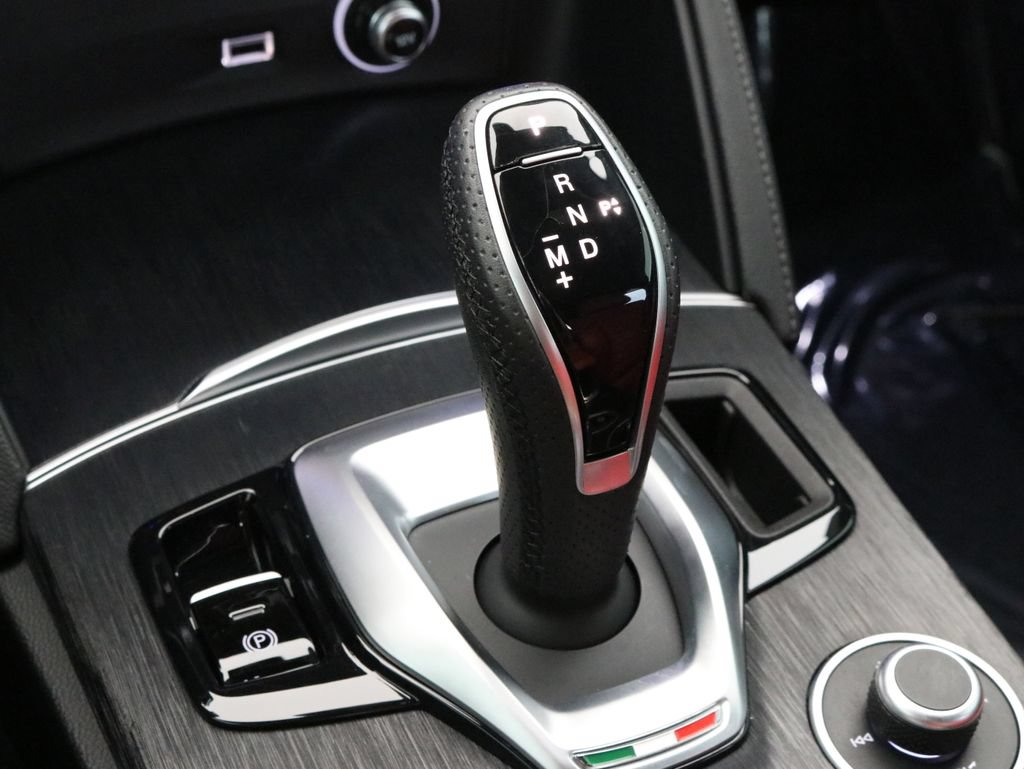Used 2023 Alfa Romeo Stelvio Sprint AWD/4WD image 20