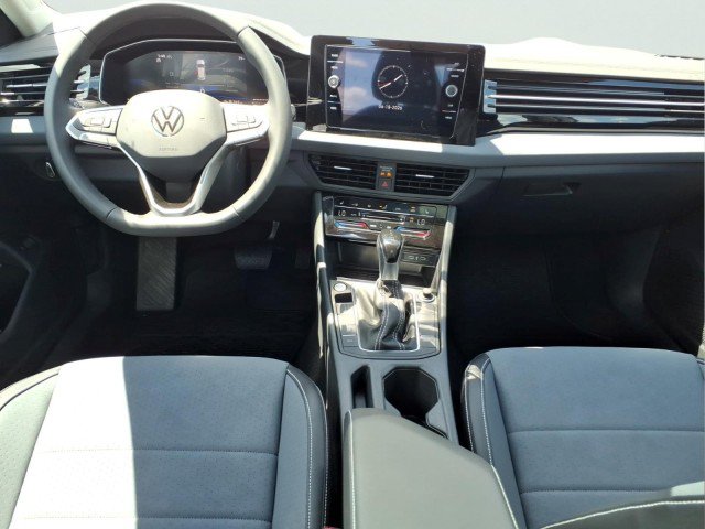 New 2026 Volkswagen Jetta SE FWD image 12