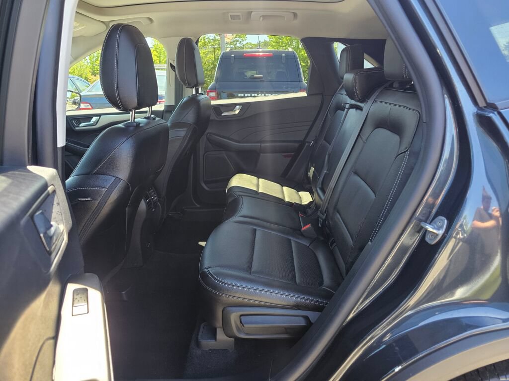 Used 2022 Ford Escape SEL FWD image 12
