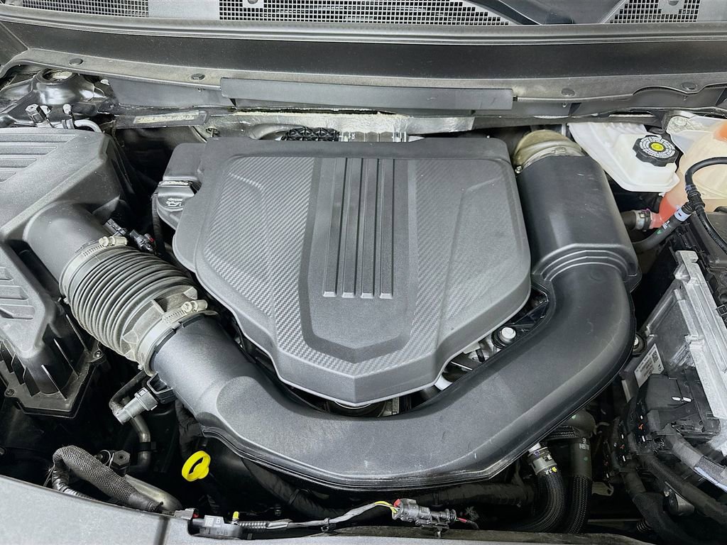 Used 2025 Chevrolet Traverse LT image 9