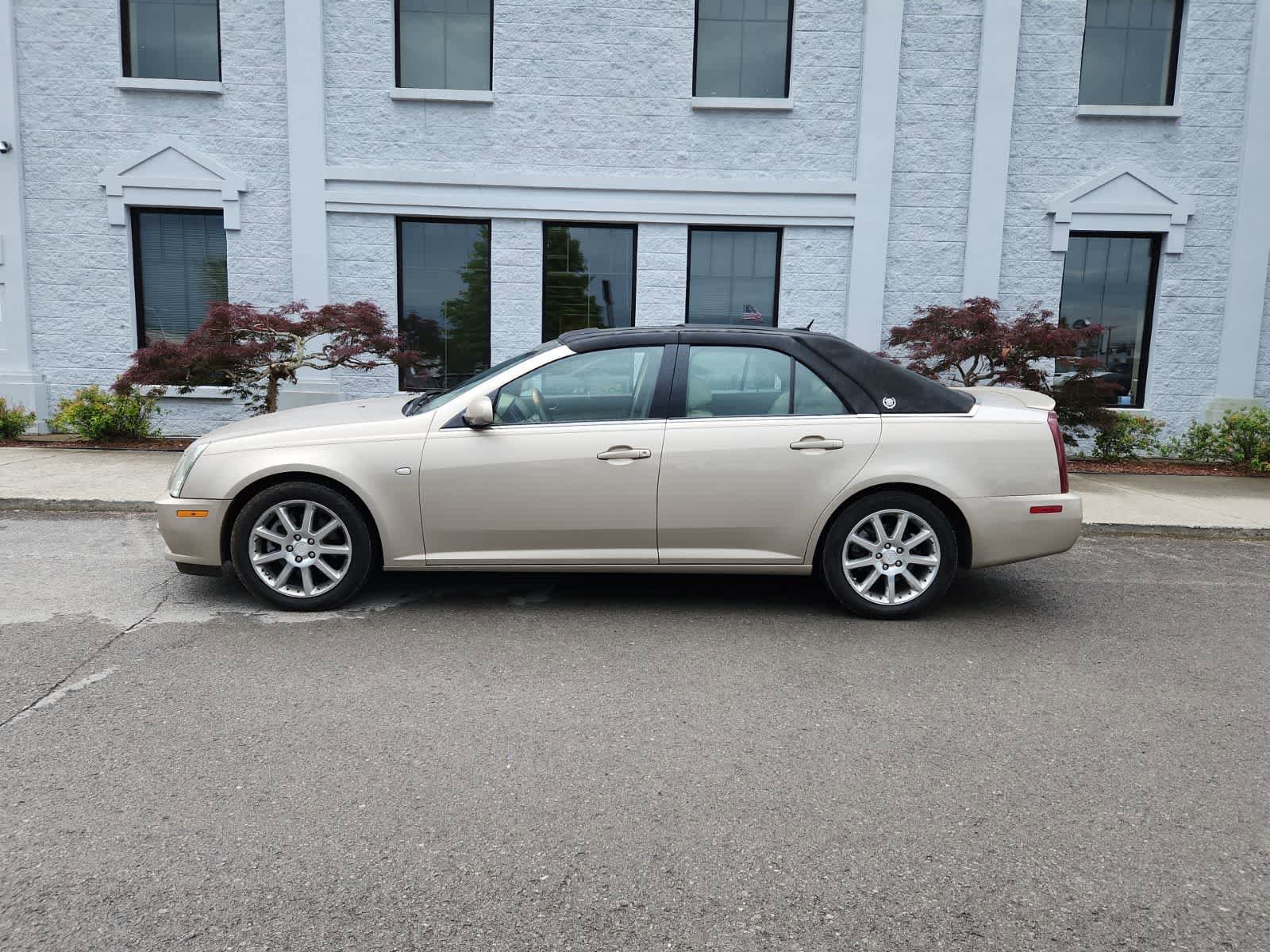 Used 2005 Cadillac STS V8 w/ Preferred Equipment Group AWD/4WD image 2
