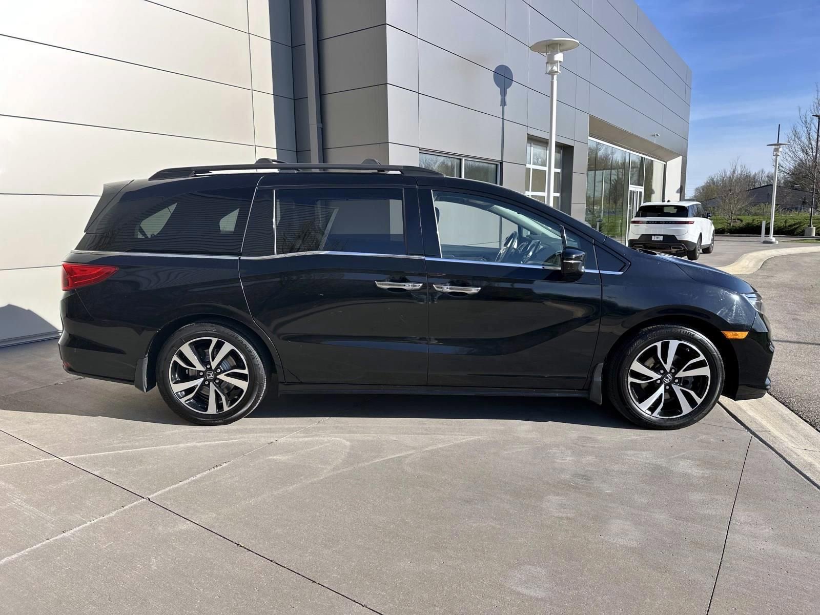 Used 2019 Honda Odyssey Elite image 4