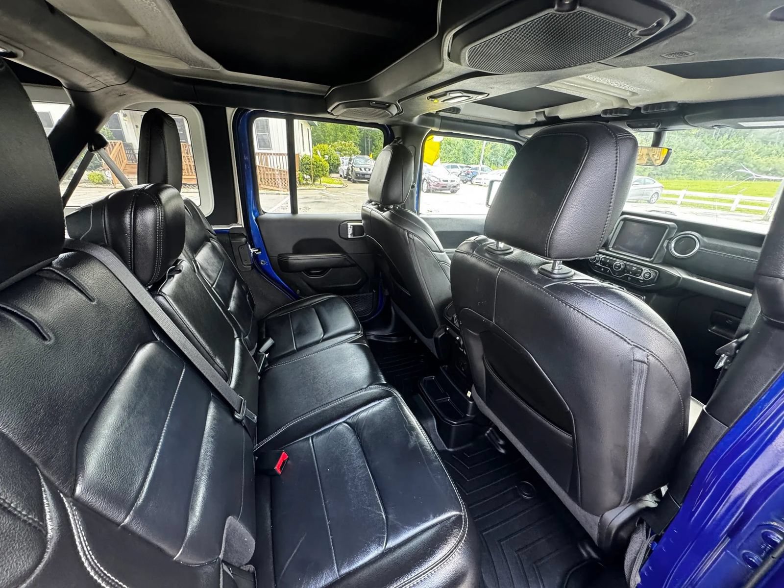 Used 2020 Jeep Wrangler Unlimited Sahara AWD/4WD image 5