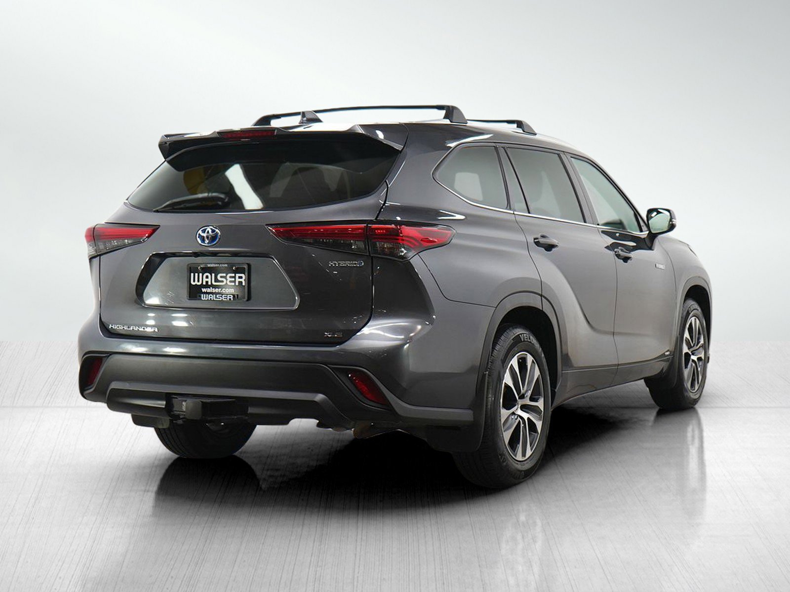 Used 2021 Toyota Highlander XLE AWD/4WD image 5