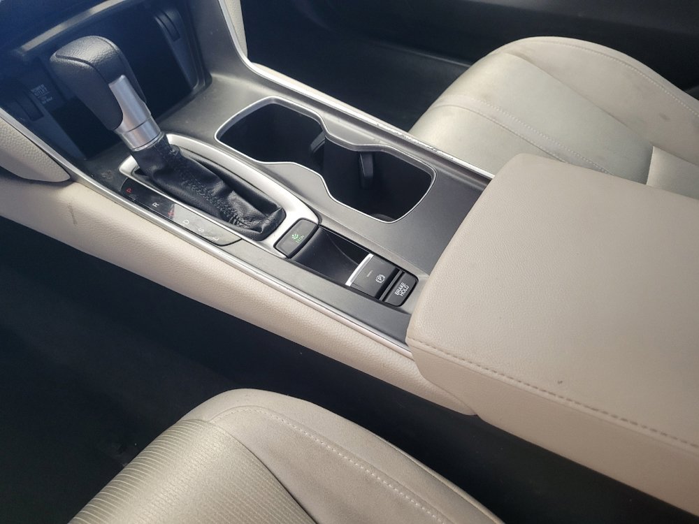 Used 2020 Honda Accord EX image 26