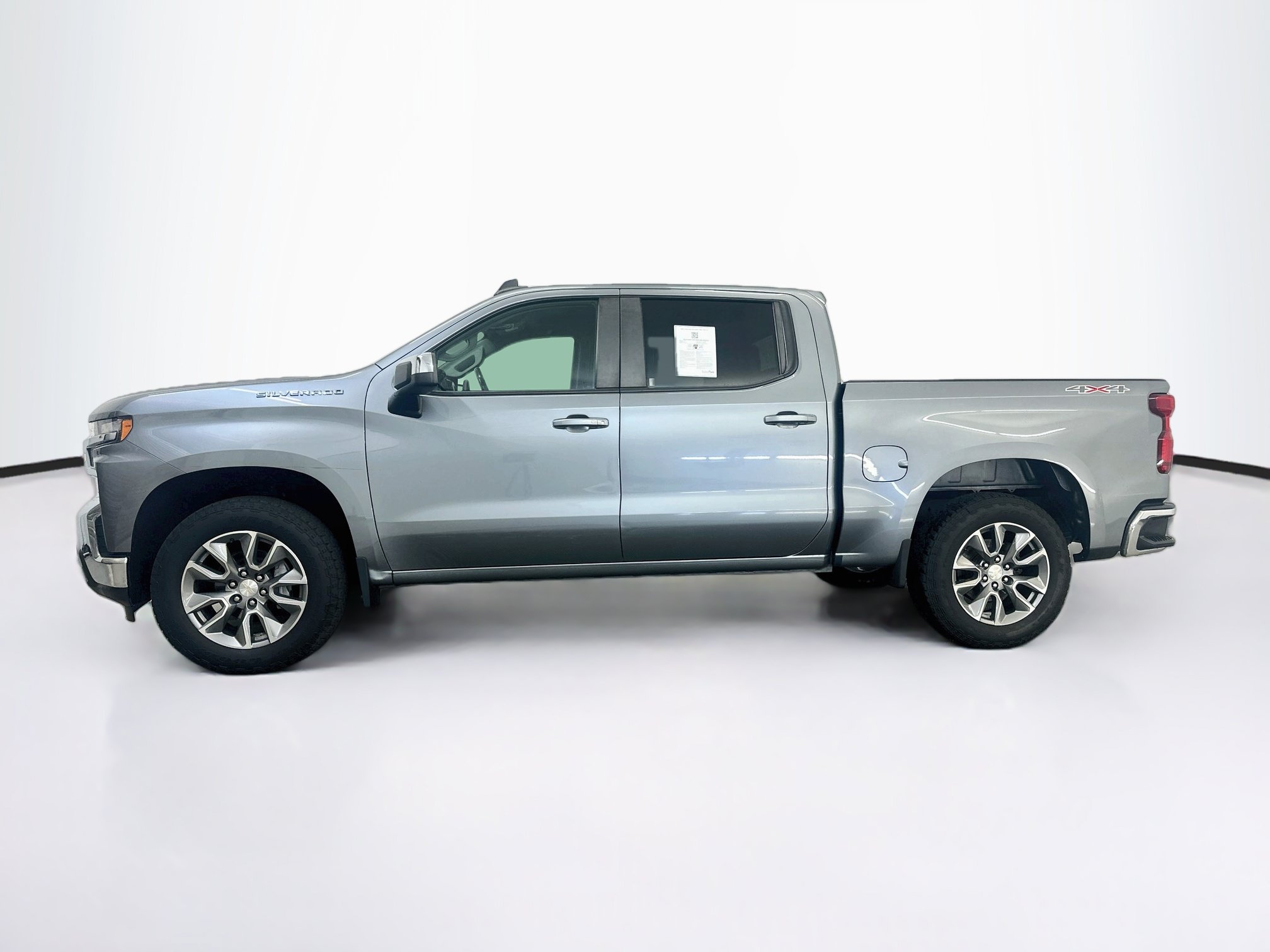 Used 2022 Chevrolet Silverado 1500 LT AWD/4WD image 4