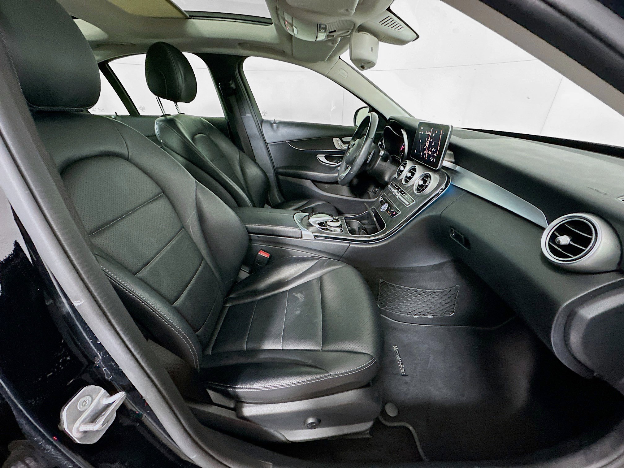 Used 2017 Mercedes-Benz C 300 Sedan image 33
