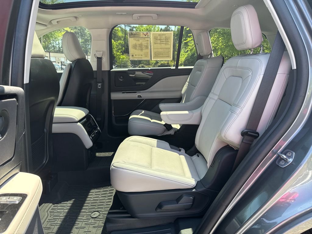Used 2025 Lincoln Aviator Reserve w/ Jet Appearance Package image 24