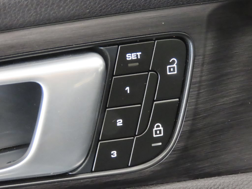 Certified 2023 Porsche Panamera RWD image 34