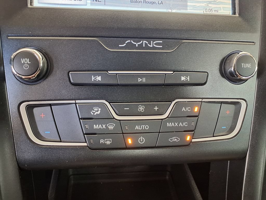 Used 2019 Ford Fusion SE w/ Equipment Group 151A FWD image 29