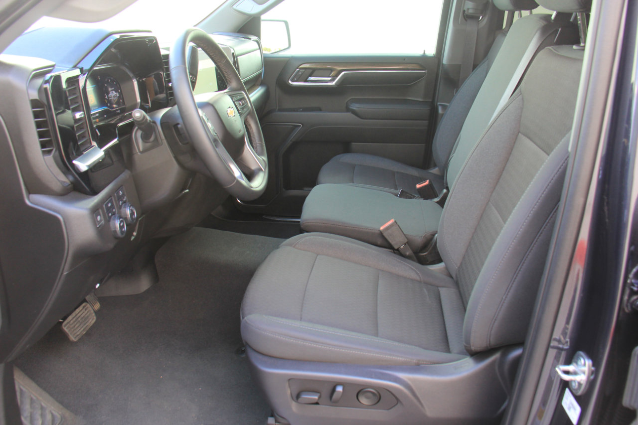 Used 2024 Chevrolet Silverado 1500 LT image 21