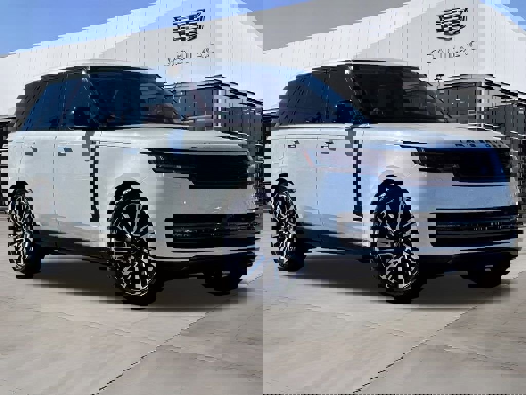 Used 2023 Land Rover Range Rover SE image 2