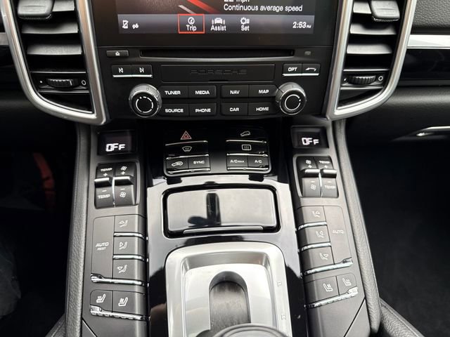 Used 2017 Porsche Cayenne Platinum Edition image 16