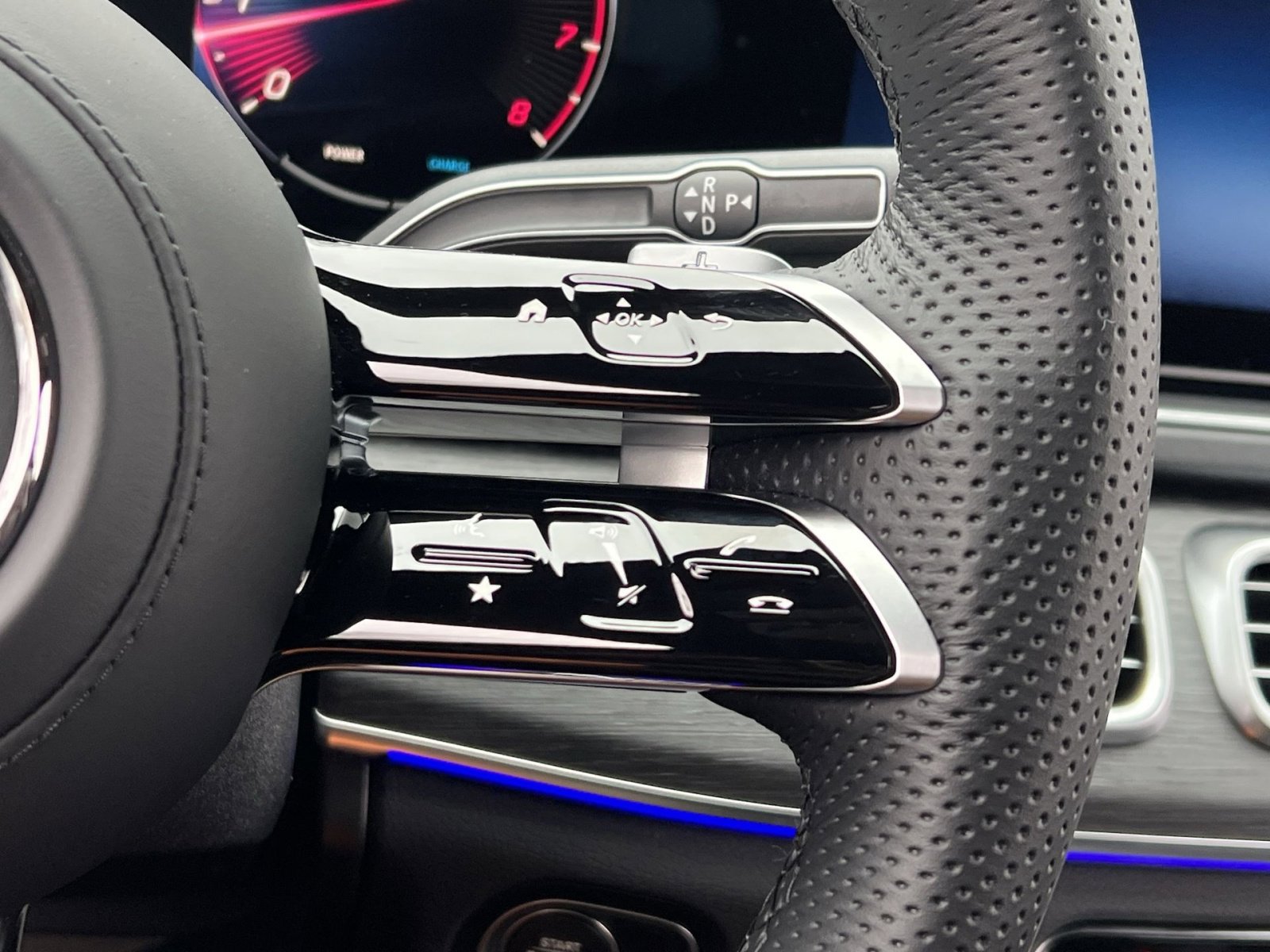 New 2026 Mercedes-Benz GLS 450 4MATIC image 32