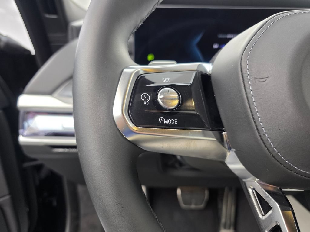 Used 2023 BMW i7 xDrive60 w/ Parking Assistance Package AWD/4WD image 20