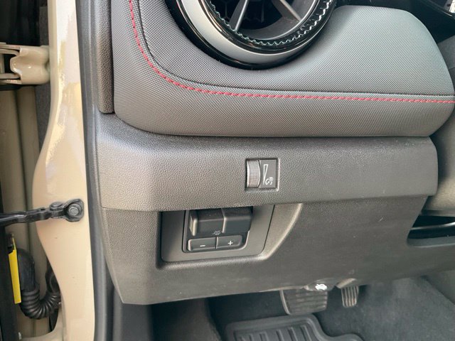 Used 2024 Chevrolet Colorado Z71 w/ Z71 Convenience Package 2 AWD/4WD image 9