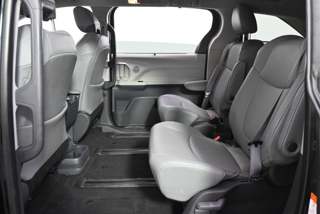 Used 2021 Toyota Sienna XLE w/ XLE Plus Package AWD/4WD image 21