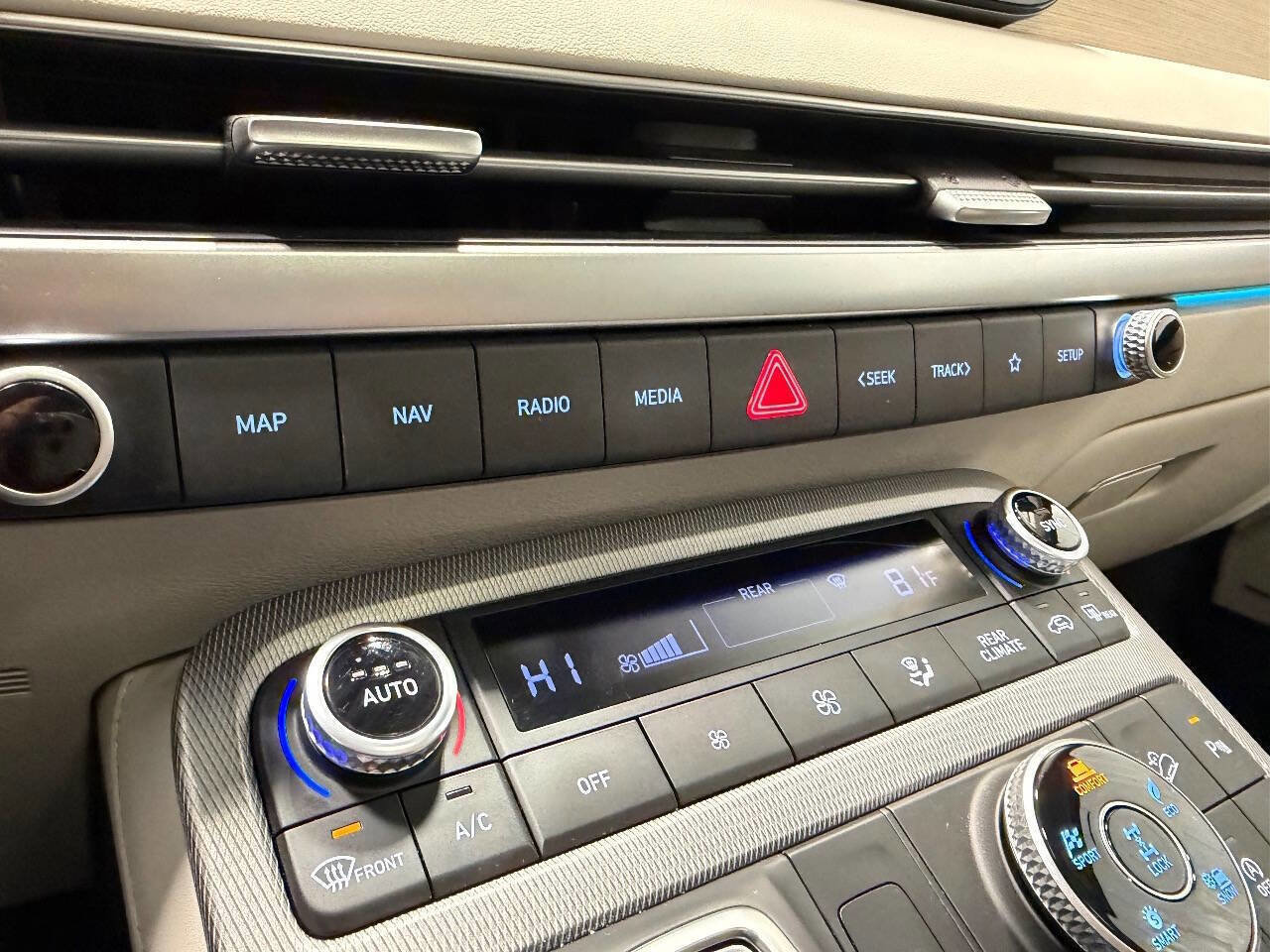 Used 2025 Hyundai Palisade Limited image 42