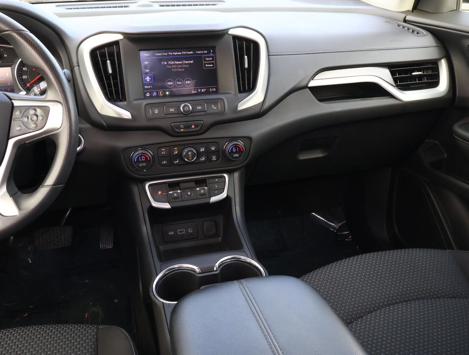 Used 2022 GMC Terrain SLE w/ Driver Convenience Package image 11