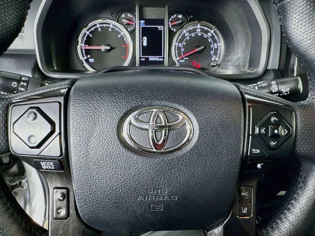 Used 2024 Toyota 4Runner TRD Off-Road Premium AWD/4WD image 16