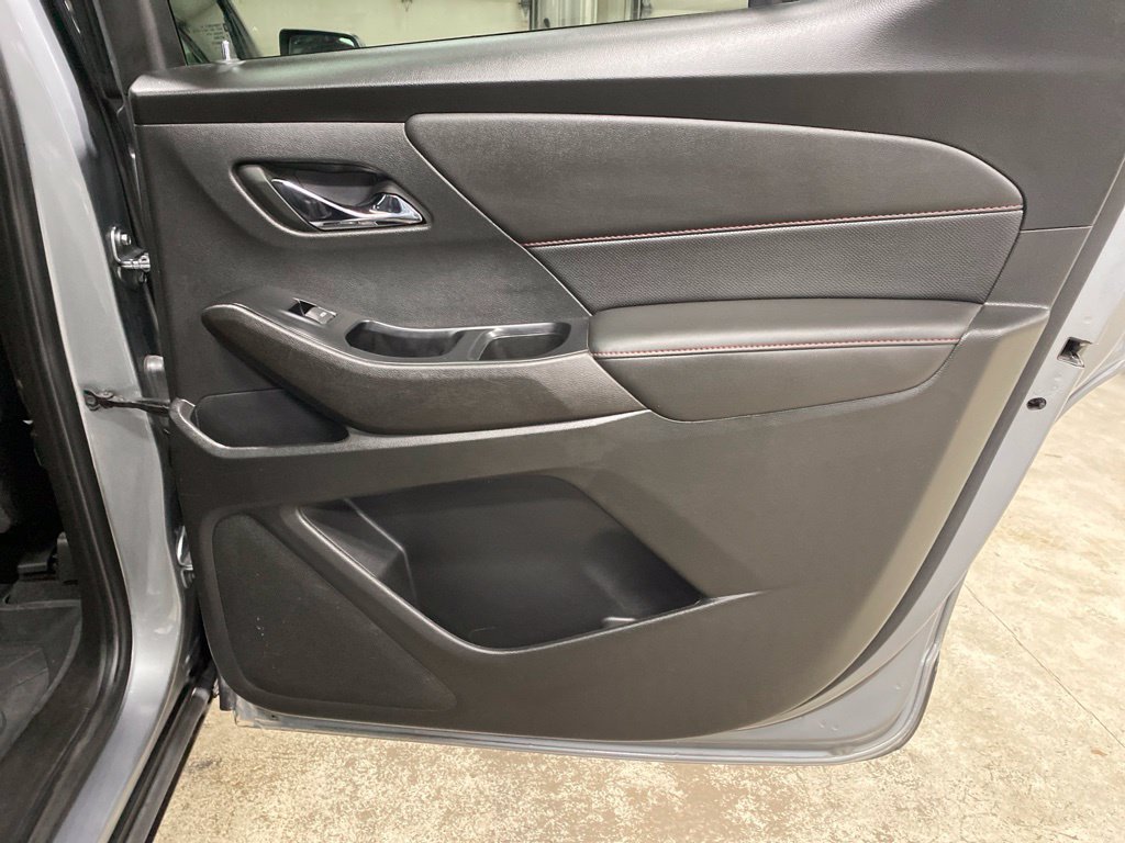 Used 2023 Chevrolet Traverse RS w/ LPO, Floor Liner Package AWD/4WD image 11